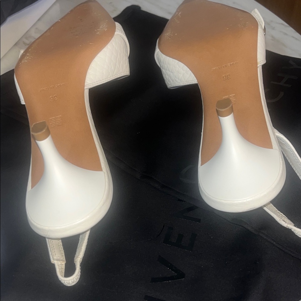 Givenchy White Box with Black Logo - Picture 8 of 16